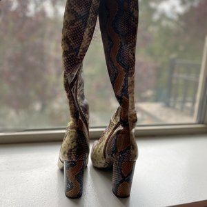 Multicolor Snake Skin Tan, Blue and White